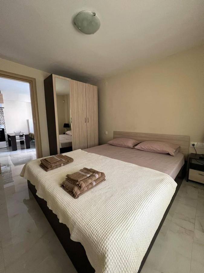 Jenny'S Apartments Айя-Тріас Екстер'єр фото